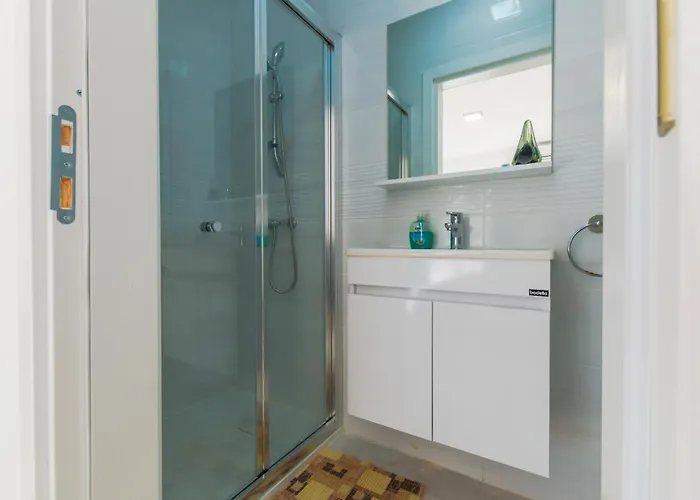 Spacious Brand New 3 Bdr 2 Bth H