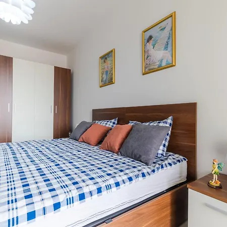 Spacious Brand New 3 Bdr 2 Bth H * סיינט פול ביי