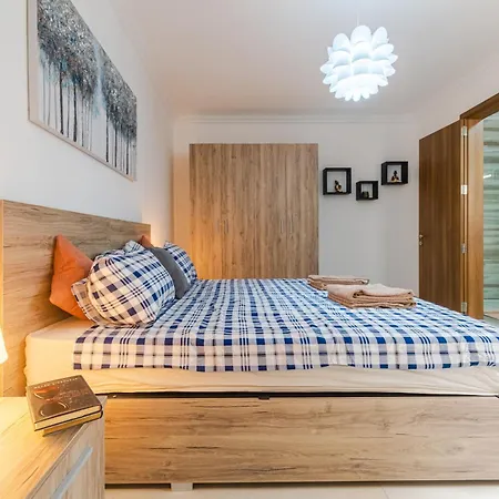 Spacious Brand New 3 Bdr 2 Bth H *