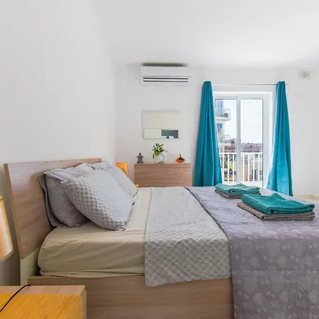 Spacious Brand New 3 Bdr 2 Bth H *