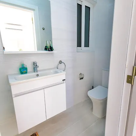 Spacious Brand New 3 Bdr 2 Bth H *