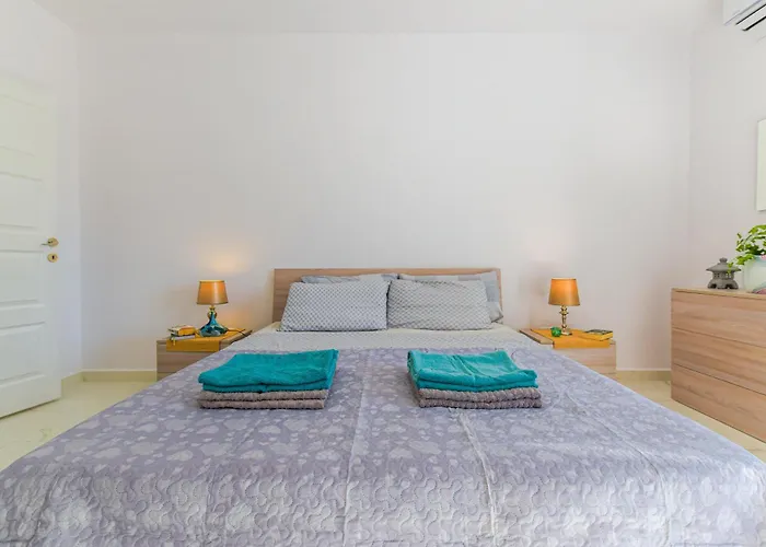 Spacious Brand New 3 Bdr 2 Bth H * St. Paul's Bay