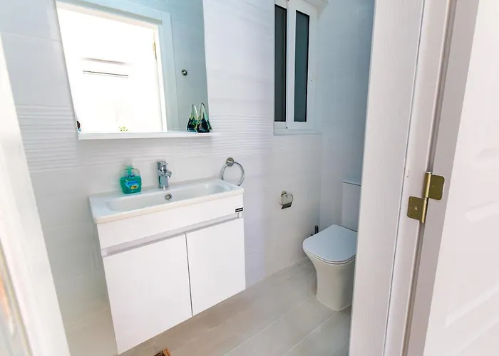 Spacious Brand New 3 Bdr 2 Bth H *