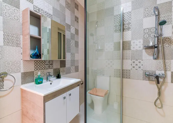 Spacious Brand New 3 Bdr 2 Bth H Apartament