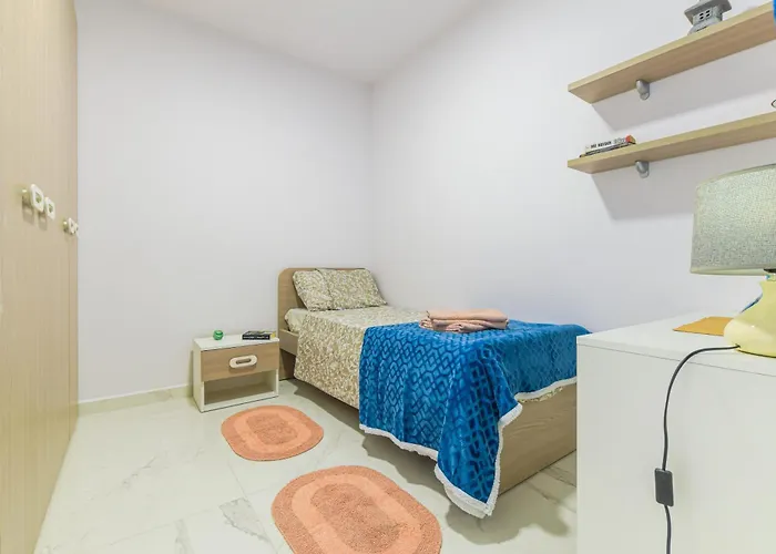 Apartment Spacious Brand New 3 Bdr 2 Bth H *